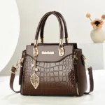 Crocodile Pattern Large Capacity Shoulder Crossbody Handbag - Image 4