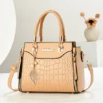 Crocodile Pattern Large Capacity Shoulder Crossbody Handbag - Image 3