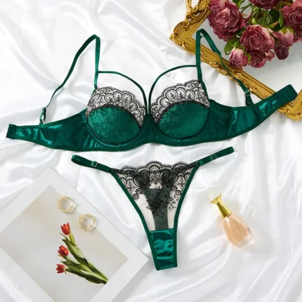 Elegant Dark Green Embroidery Velvet Lingerie Set